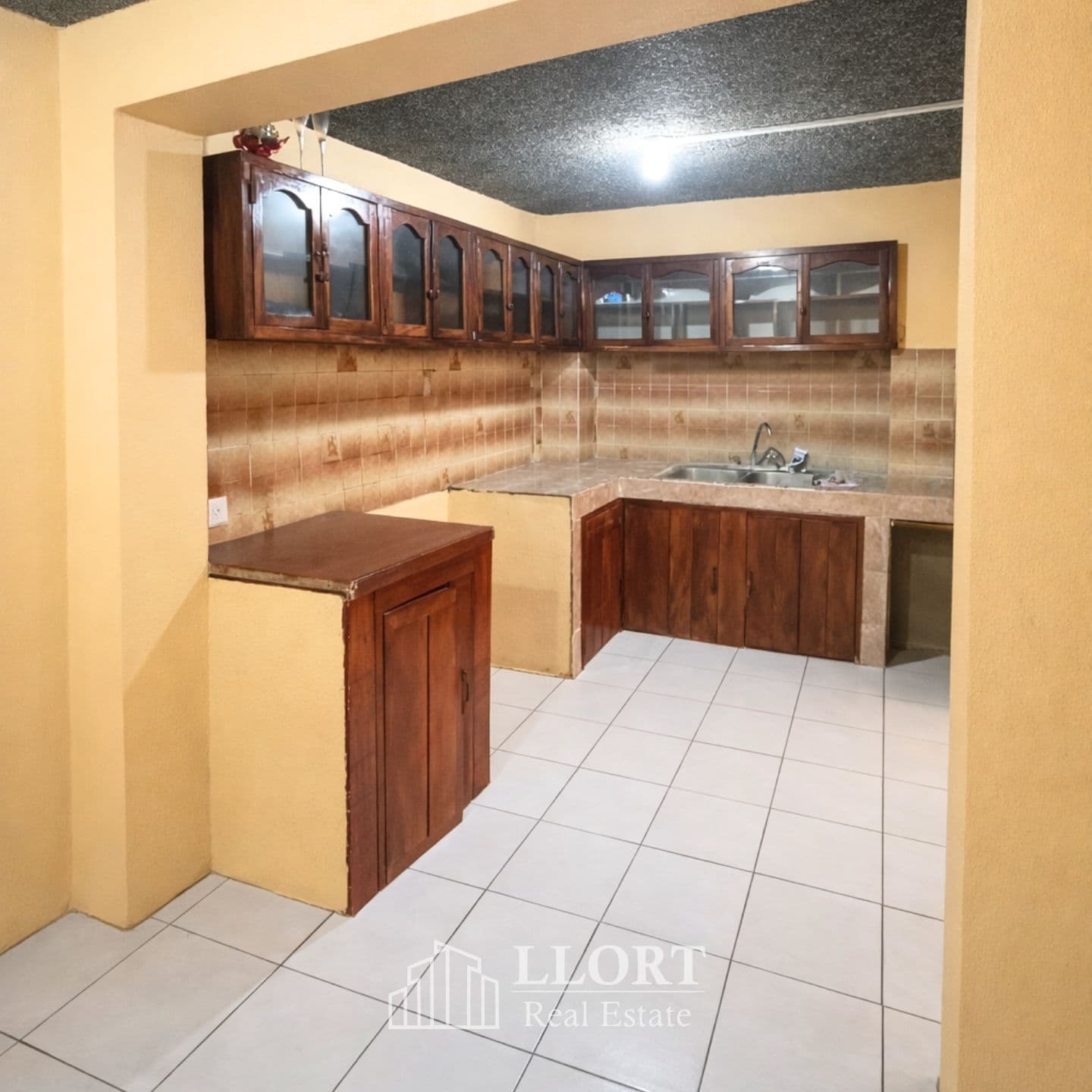 Venta: Casa en Jardines del Volcán 10