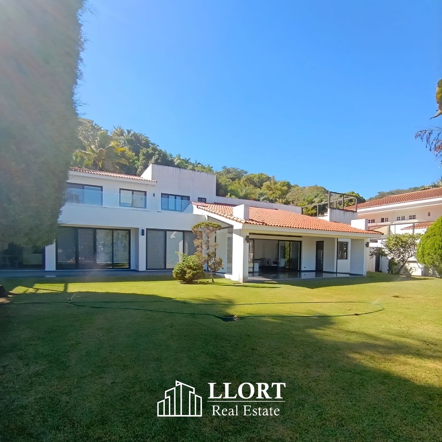 Venta: Casa en Jardines del Volcán 4